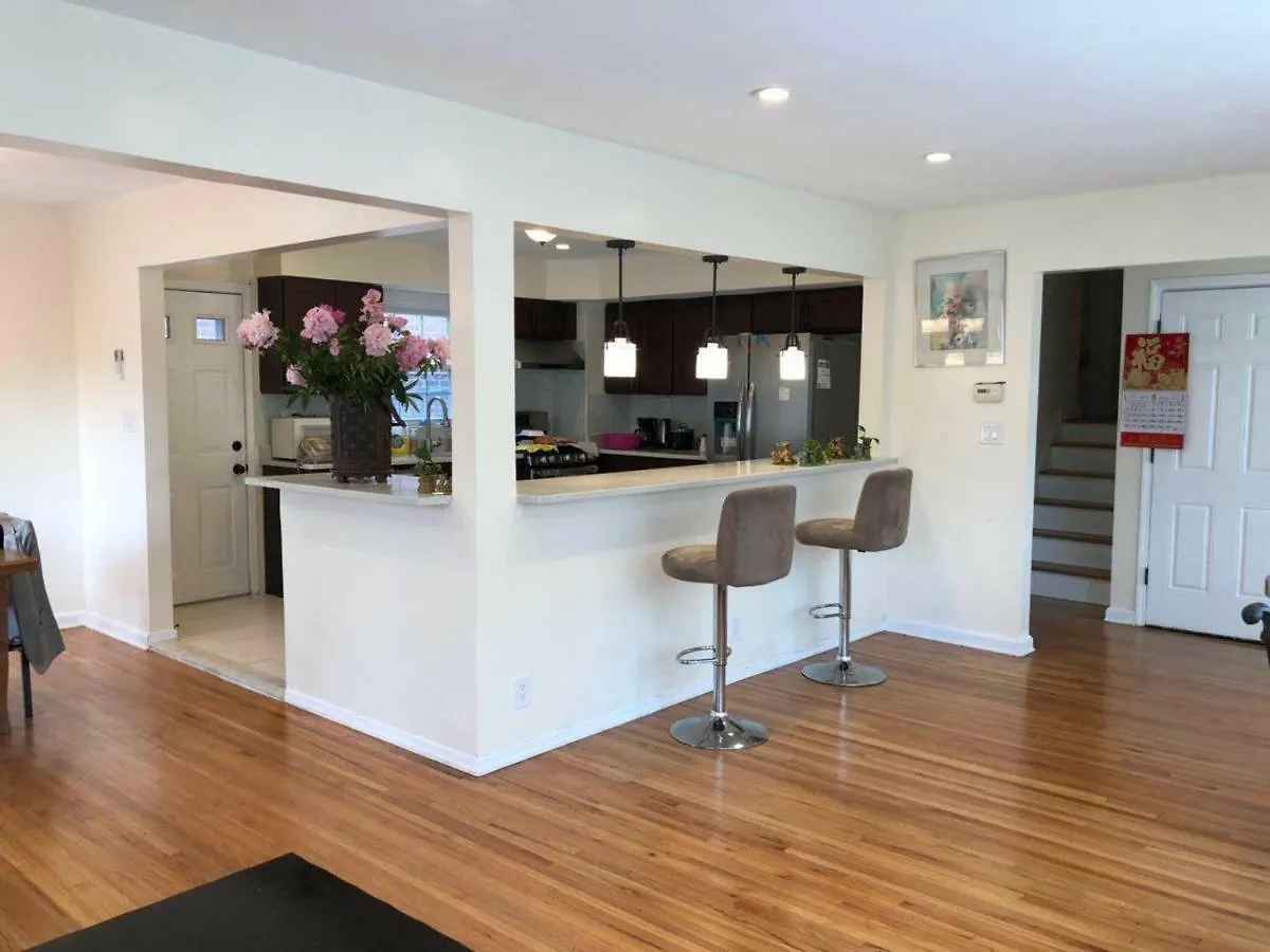 Queens Briarwood Garden House Hotel New York Stati Uniti